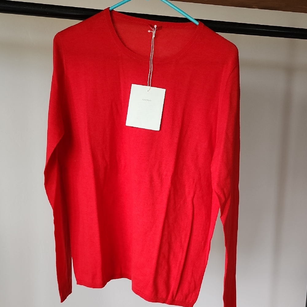 Apuntob Vibrant Red Long Sleeve Sweater.  Cashmere.  Long Sleeves.
